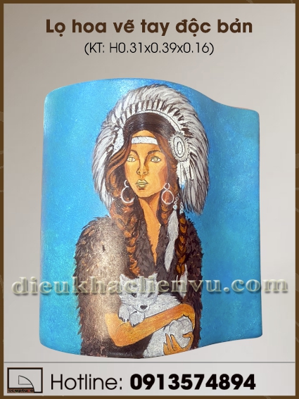 Lọ hoa vẽ tay độc bản